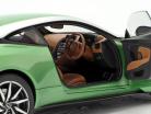Aston Martin DB11 Baujahr 2017 appletree grün 1:18 AUTOart
