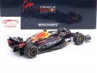 M. Verstappen Red Bull RB18 #1 winnaar VS GP formule 1 Wereldkampioen 2022 1:18 Minichamps
