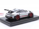 Porsche 911 (992) GT3 RS Byggeår 2022 isgrå metallic / Pyro rød 1:12 Spark