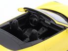 Porsche 911 Carrera 4 GTS Cabriolet Baujahr 2020 gelb 1:18 Minichamps