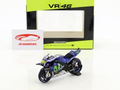 Valentino Rossi Yamaha YZR-M1 #46 победитель MotoGP Catalunya 2016 1:18 Minichamps
