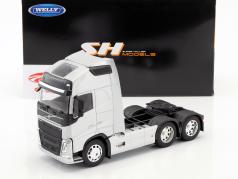 Volvo FH (6x4) トラクター 築 2016 銀 メタリック 1:32 Welly