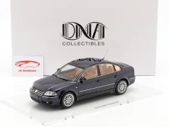 Volkswagen VW Passat W8 berlina anno di costruzione 2001 indigo blu 1:18 DNA Collectibles