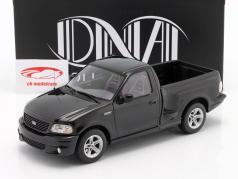 Ford F-150 SVT Lightning Pick-Up 2003 エボニーブラック 1:18 DNA Collectibles