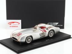 J. M. Fangio Mercedes-Benz W196 #18 winnaar Frans GP formule 1 Wereldkampioen 1954 1:18 GP Replicas