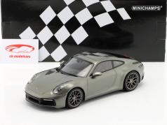 Porsche 911 (992) Carrera 4S Ano de construção 2019 verde aventurina metálico 1:18 Minichamps