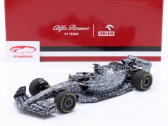 Zhou Guanyu Alfa Romeo C42 formula 1 test Barcellona 2022 1:18 Minichamps