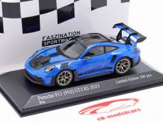 Porsche 911 (992) GT3 RS Weissach-pakket 2023 blauw / gouden velgen 1:43 Minichamps