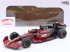 Alfa Romeo F1 Team X BOOGIE Art Car 2023 rosso / nero 1:18 Solido