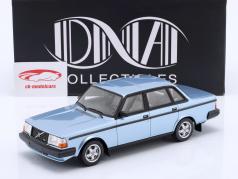 Volvo 244 Turbo Année de construction 1981 Bleu clair 1:18 DNA Collectibles