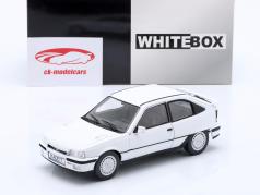 Opel Kadett E GSI Byggeår 1985 hvid 1:24 WhiteBox