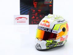 M. Verstappen Red Bull #1 winnaar Las Vegas GP formule 1 Wereldkampioen 2023 helm 1:2 Schuberth