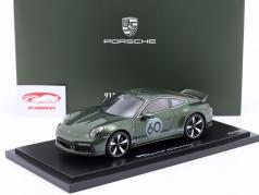 Porsche 911 (992) Sport Classic 2022 oak groente metalen 1:18 Spark