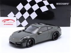 Porsche 911 (992) Carrera 4 GTS 2021 vert aventurine métallique 1:18 Minichamps