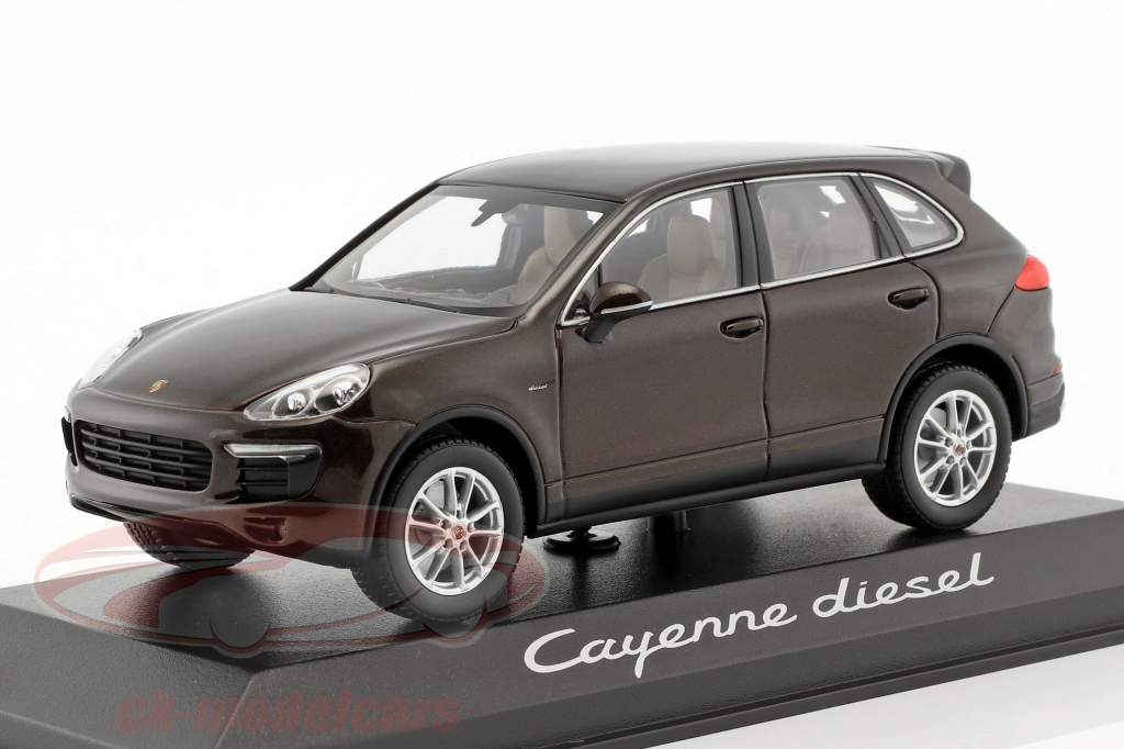 Minichamps 143 Porsche Cayenne (958) E2 II Diesel 2014