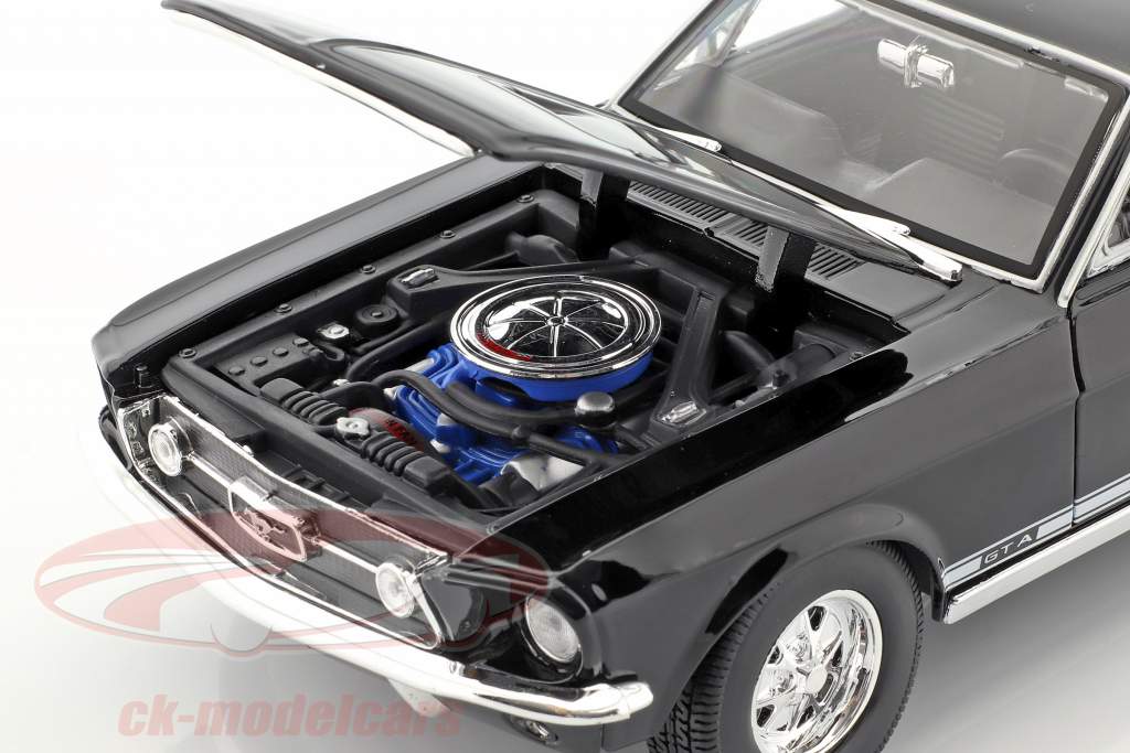 Ford Mustang GTA Fastback Baujahr 1967 schwarz 1:18 Maisto