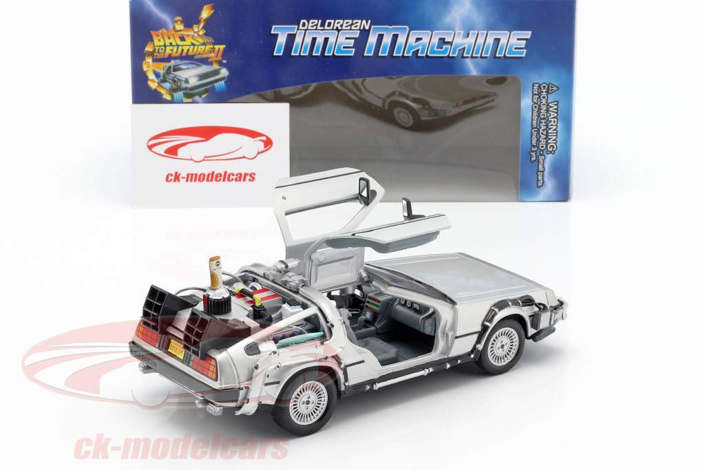 Welly 1:24 DeLorean Time Machine Back to the Future II 22441W model car  22441W 4891761124410