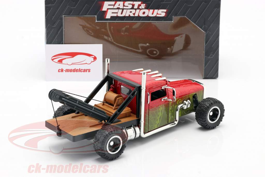 Custom Peterbilt Bugsere lastbil Fast & Furious Hobbs & Shaw (2019) 01:24 Jada Toys