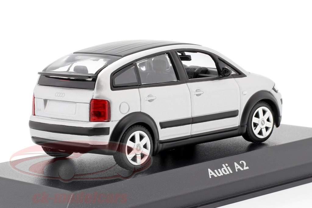 Audi A2 (8Z) Année de construction 2000 argent 1:43 Minichamps
