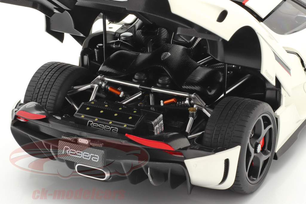 Koenigsegg Regera Bouwjaar 2016 Wit / koolstof / rood 1:18 AUTOart