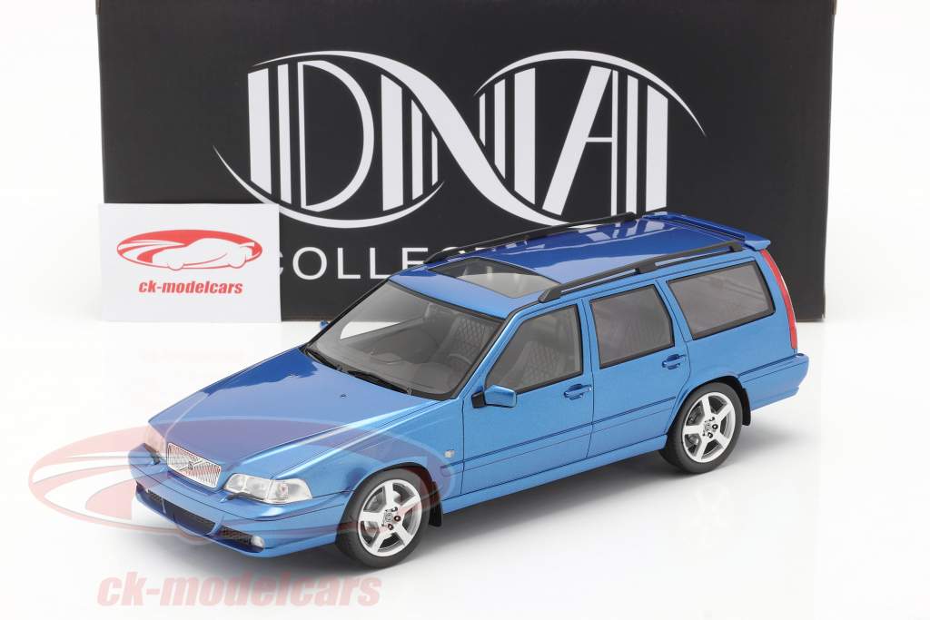 Volvo V70 R (Generation 1) Baujahr 1999 blau 1:18 DNA Collectibles