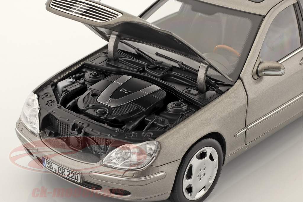 Mercedes-Benz S 600 (V220) Année de construction 2000-2005 argent cubanite 1:18 Norev