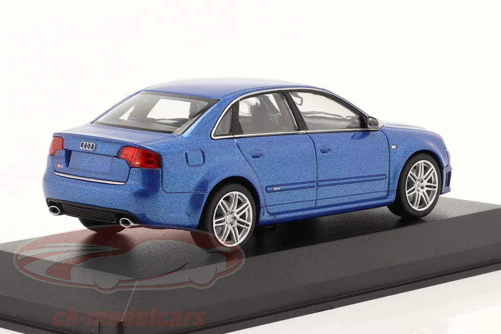 Audi RS4 bouwjaar 2004 blauw metalen 1:43 Minichamps