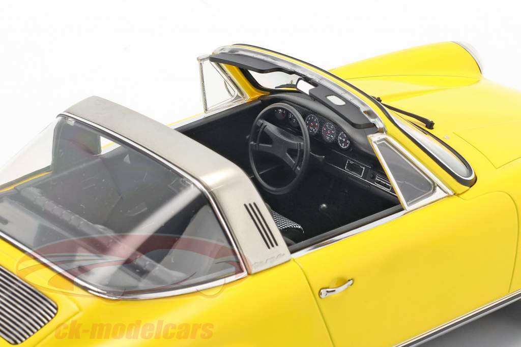 Porsche 911 E Targa Byggeår 1969 gul 1:18 Norev
