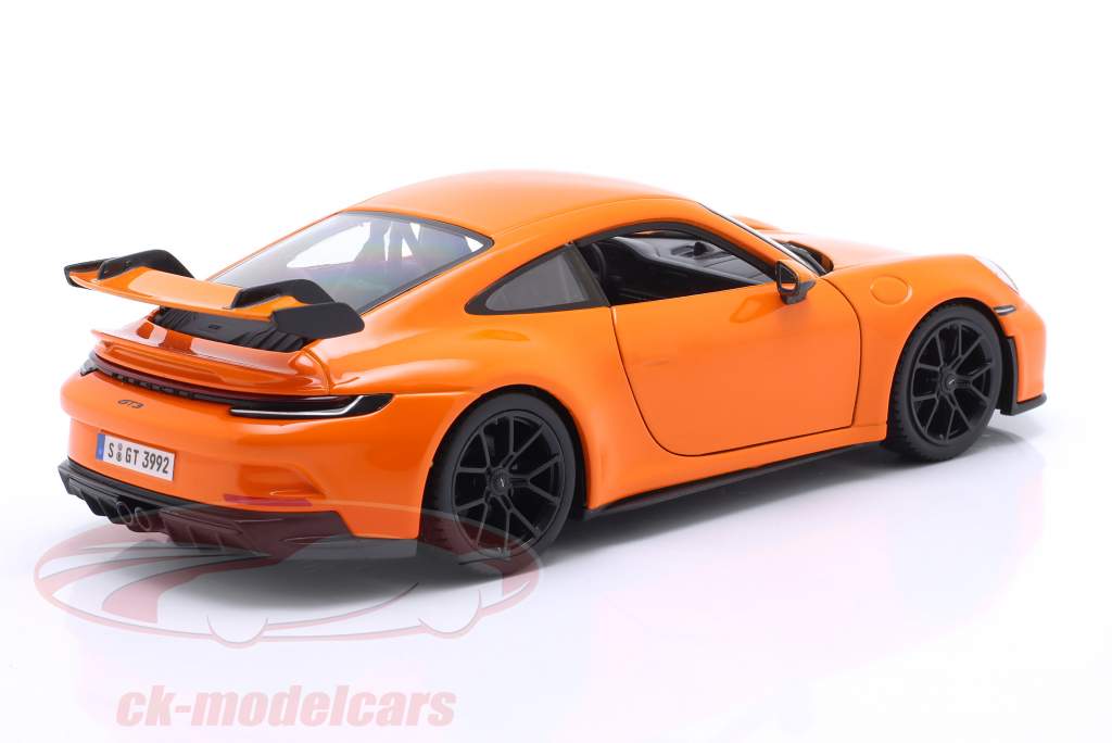 Porsche 911 (992) GT3 Baujahr 2021 lavaorange 1:24 Bburago
