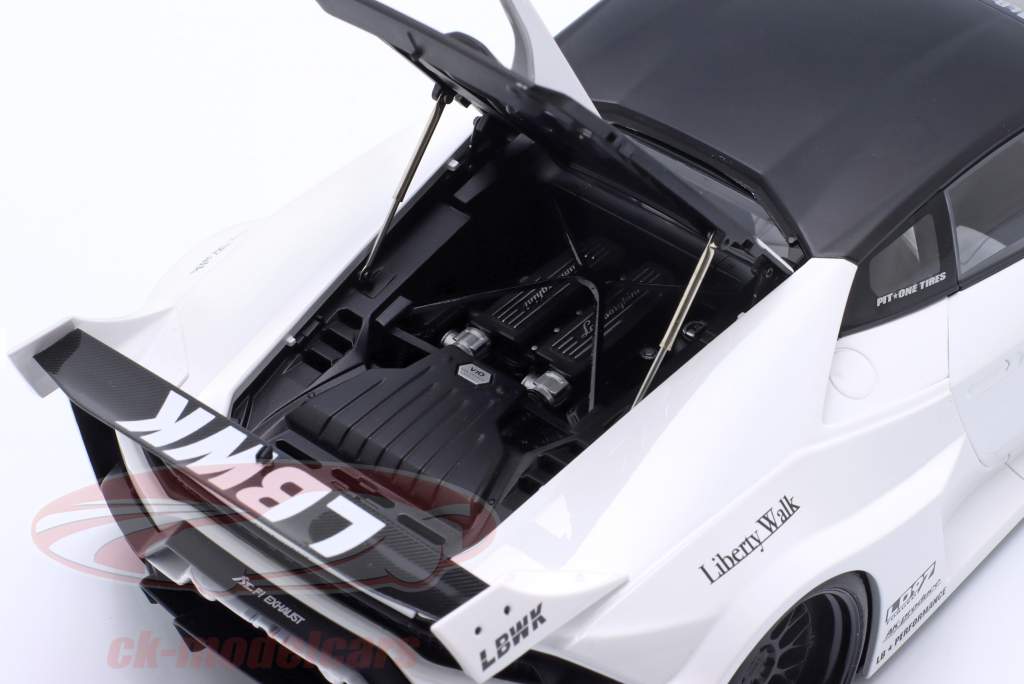 LB Silhouette Works Lamborghini Huracan GT 2019 wit 1:18 AUTOart