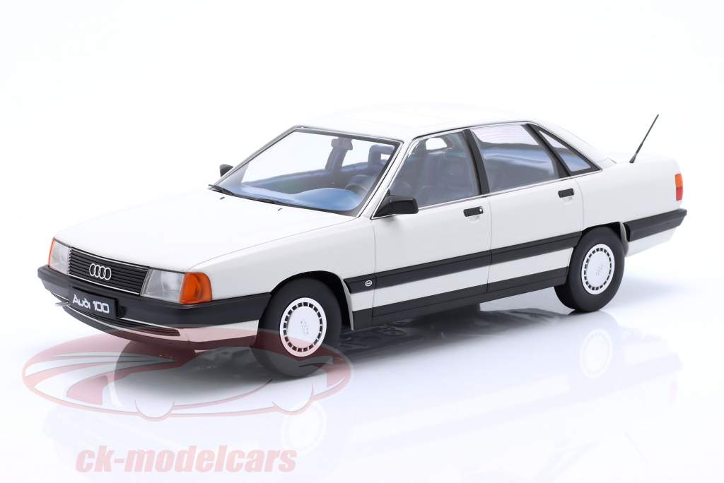 Audi 100 C3 année de construction 1989 zermat argent métallisé 1:18 Triple9