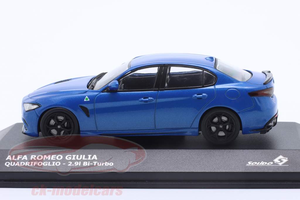 Alfa Romeo Giulia Quadrifoglio Bouwjaar 2019 blauw 1:43 Solido