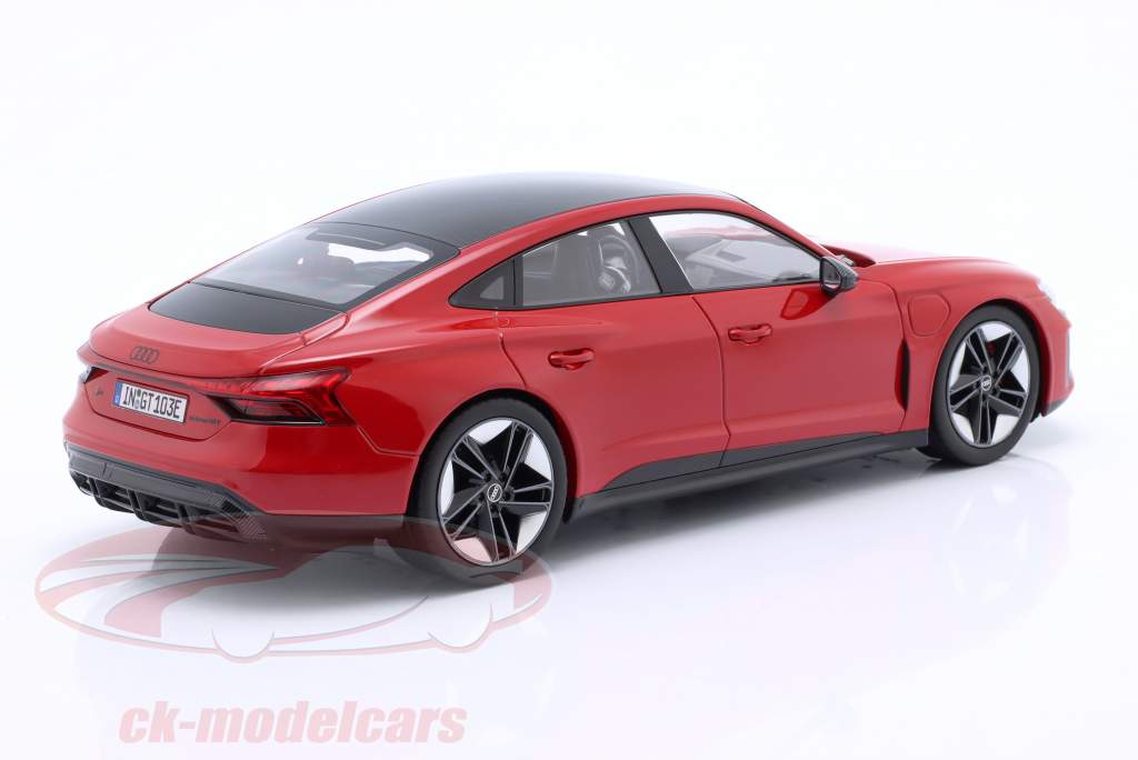 Audi RS e-tron GT Bouwjaar 2021 tango rood 1:18 Norev