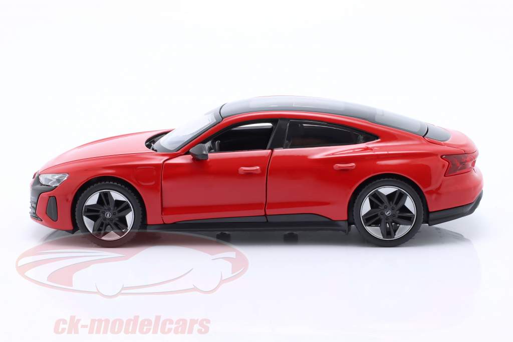 Audi RS e-tron GT Año de construcción 2022 tango rojo 1:24 Maisto