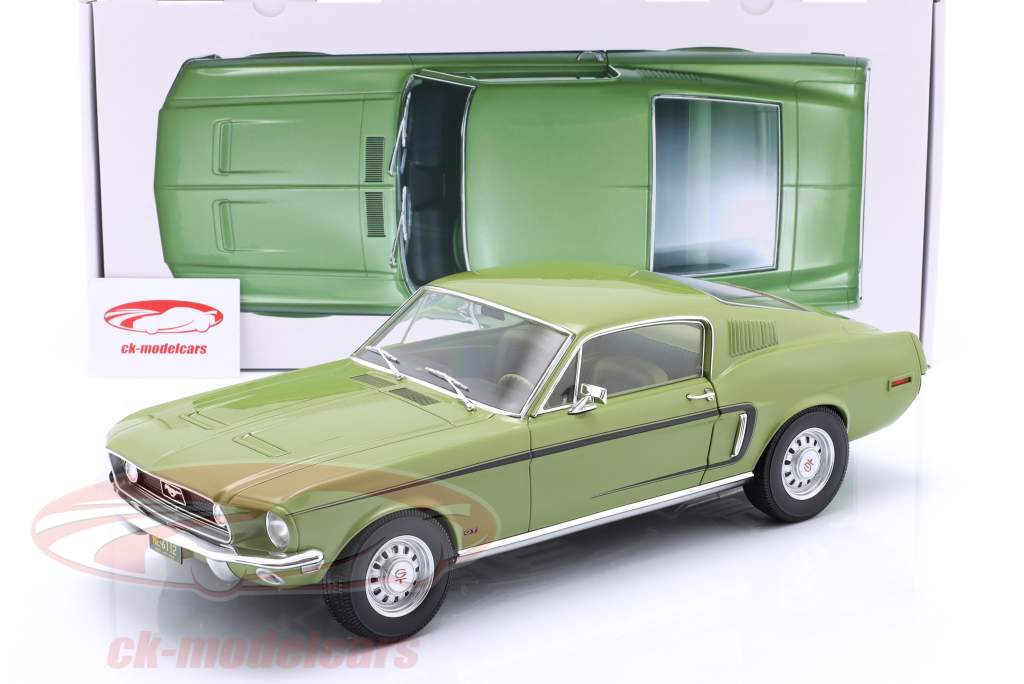 Ford Mustang Fastback GT Año de construcción 1968 verde claro metálico 1:12 Norev