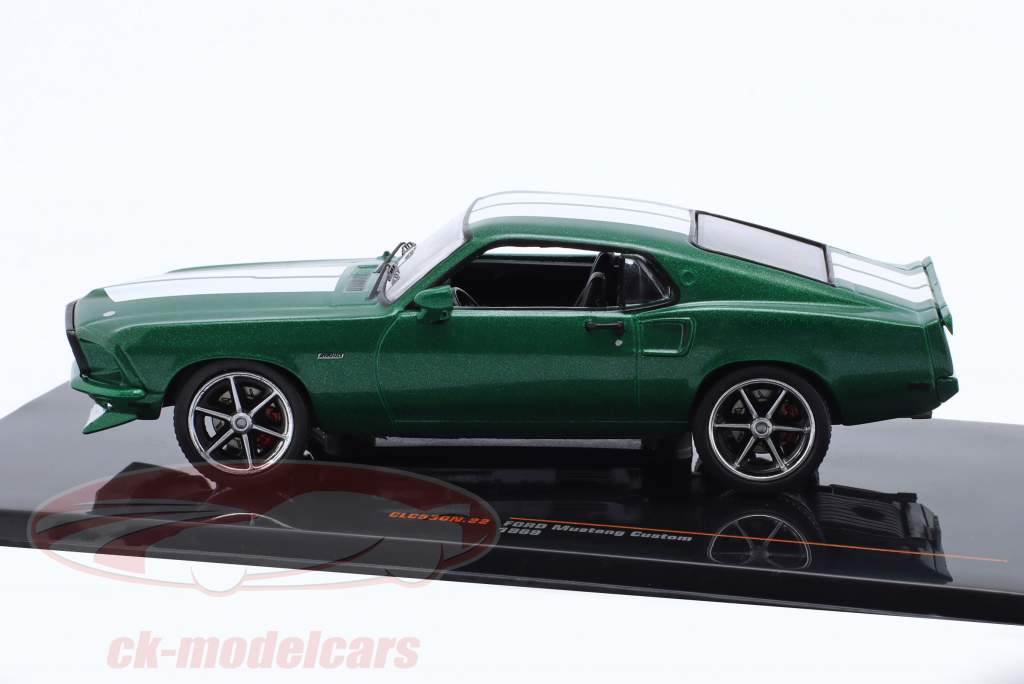 Ford Mustang Custom Ano de construção 1969 verde metálico / branco 1:43 Ixo