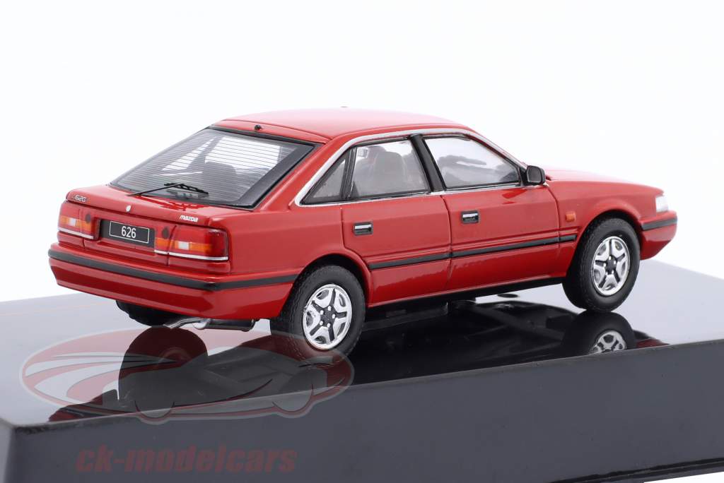 Mazda 626 Année de construction 1987 rouge 1:43 Ixo