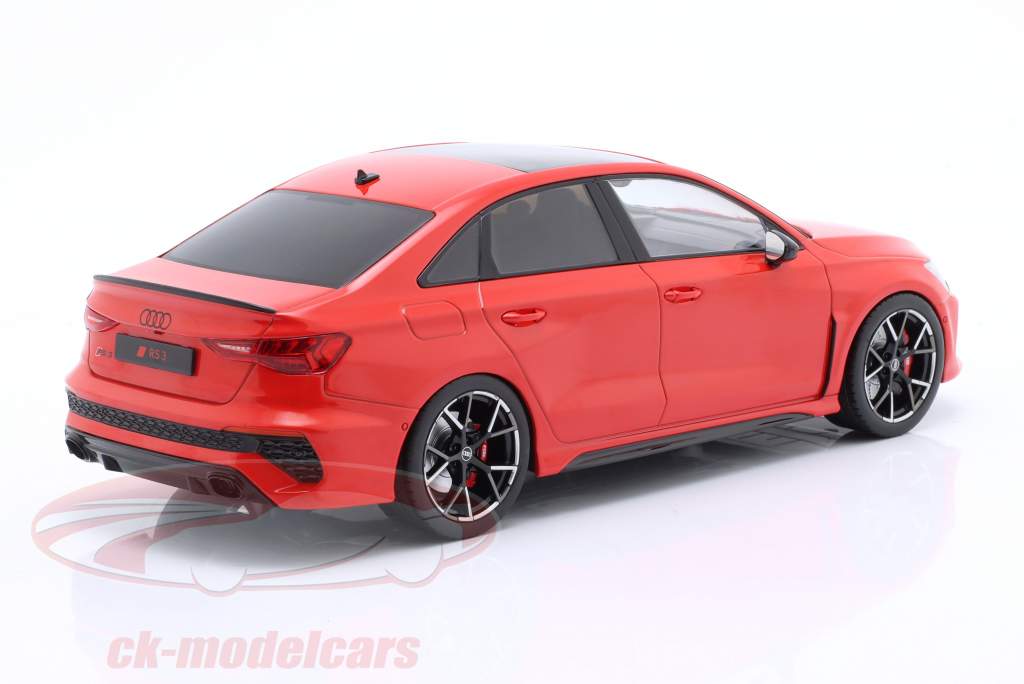 Audi RS3 (8Y) Limousine Byggeår 2022 rød 1:18 Ixo