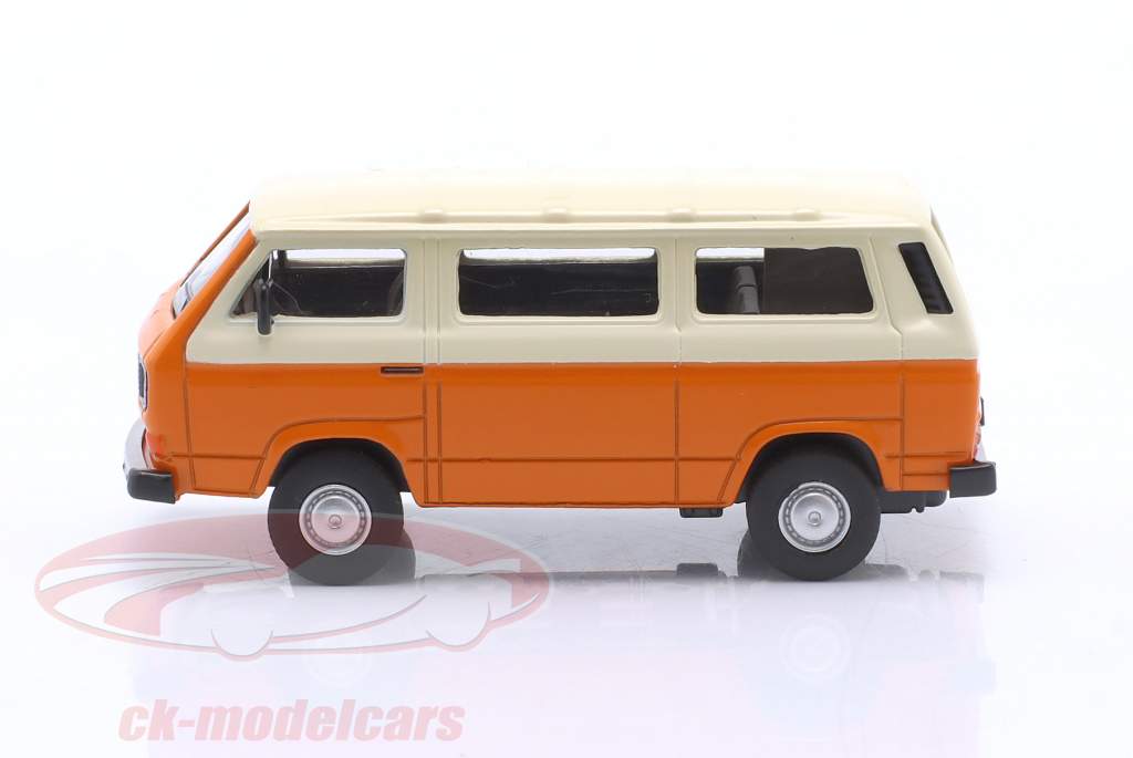 Volkswagen VW T3L bus oranje / wit 1:64 Schuco