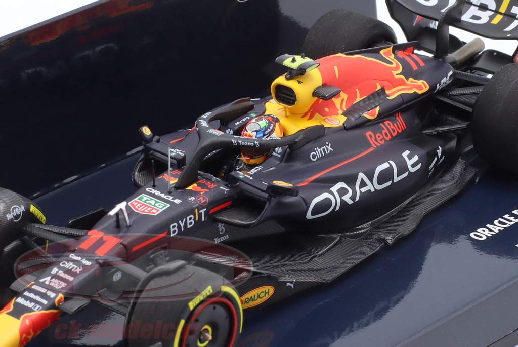 S. Perez Red Bull RB18 #11 vinder Singapore GP formel 1 2022 1:43 Minichamps