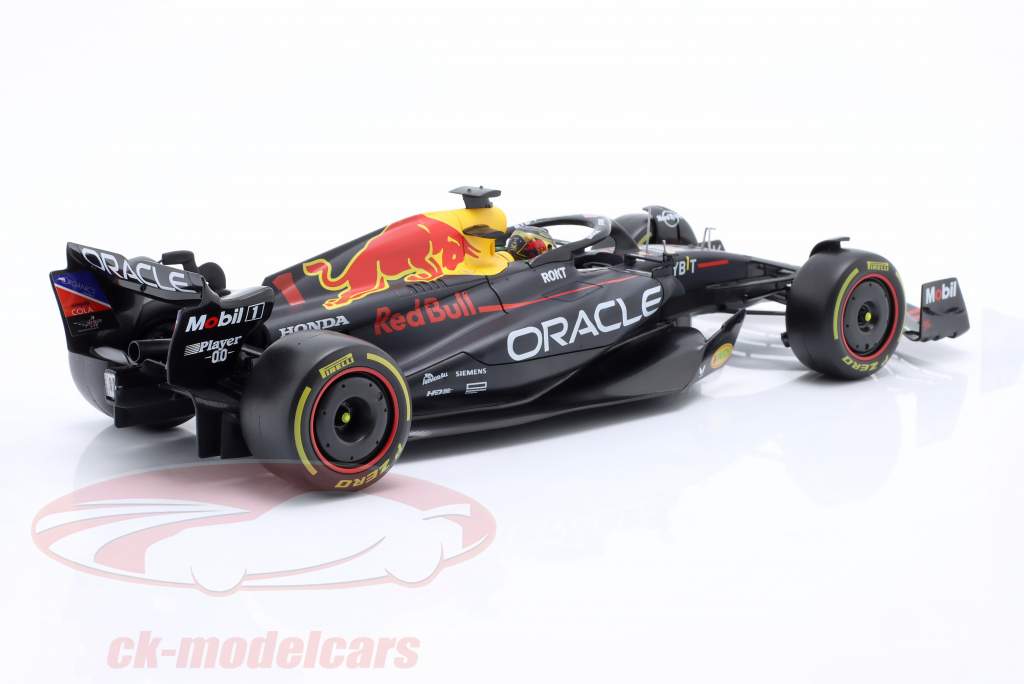 M. Verstappen Red Bull Racing RB19 #1 ganador Abu Dhabi fórmula 1 Campeón mundial 2023 1:18 Bburago
