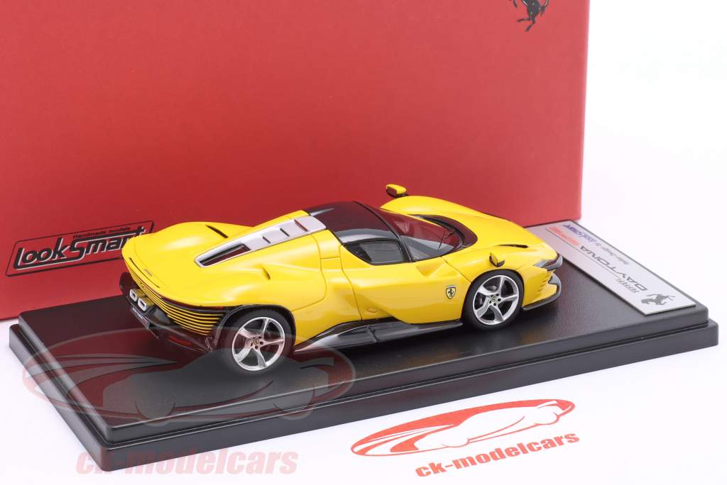 Ferrari Daytona SP3 Closed Top Ano de construção 2022 Modena amarelo 1:43 LookSmart