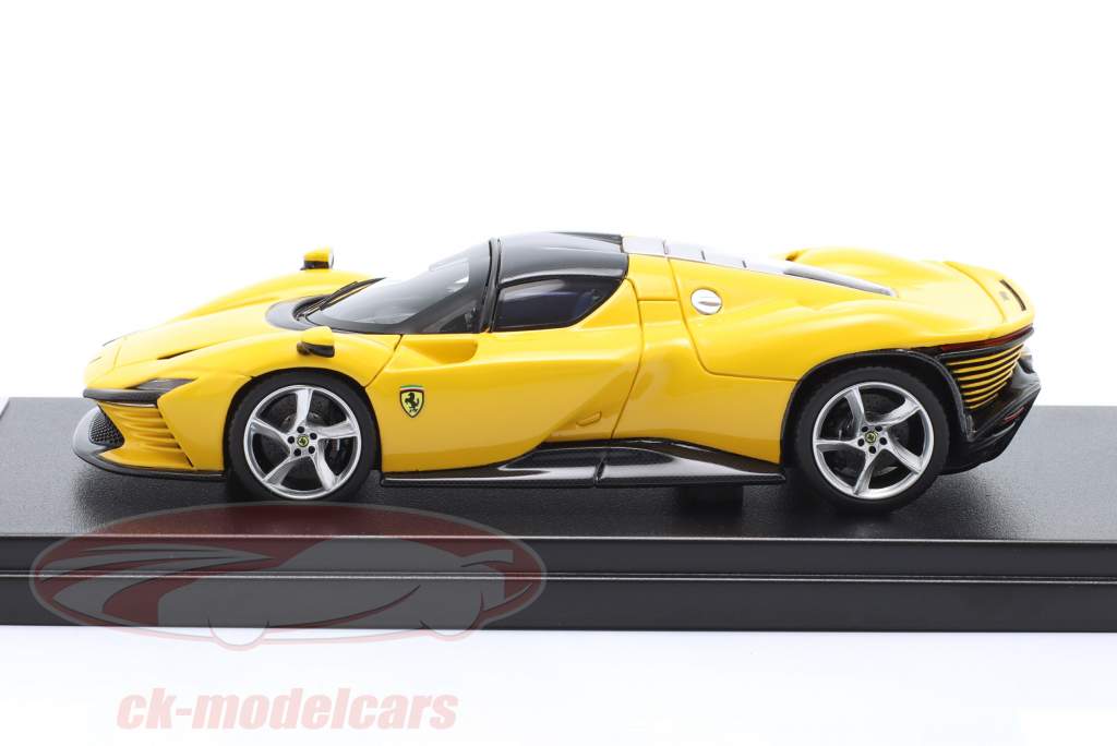 Ferrari Daytona SP3 Closed Top Année de construction 2022 Modena jaune 1:43 LookSmart