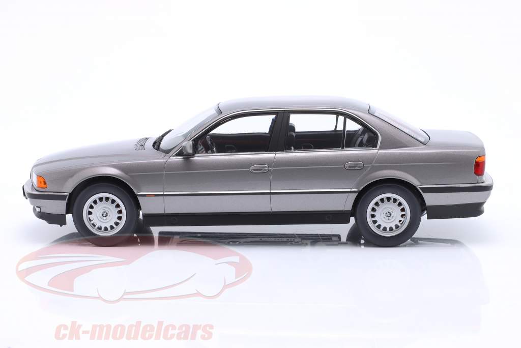 BMW 740i E38 series 1 year 1994 grey metallic 1:18 KK-Scale
