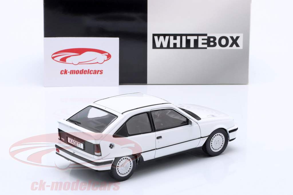 Opel Kadett E GSI Byggeår 1985 hvid 1:24 WhiteBox