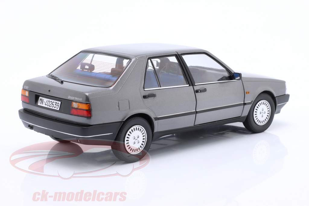 Fiat Croma 2.4 TD Byggeår 1985 kvartsgrå metallisk 1:18 Mitica