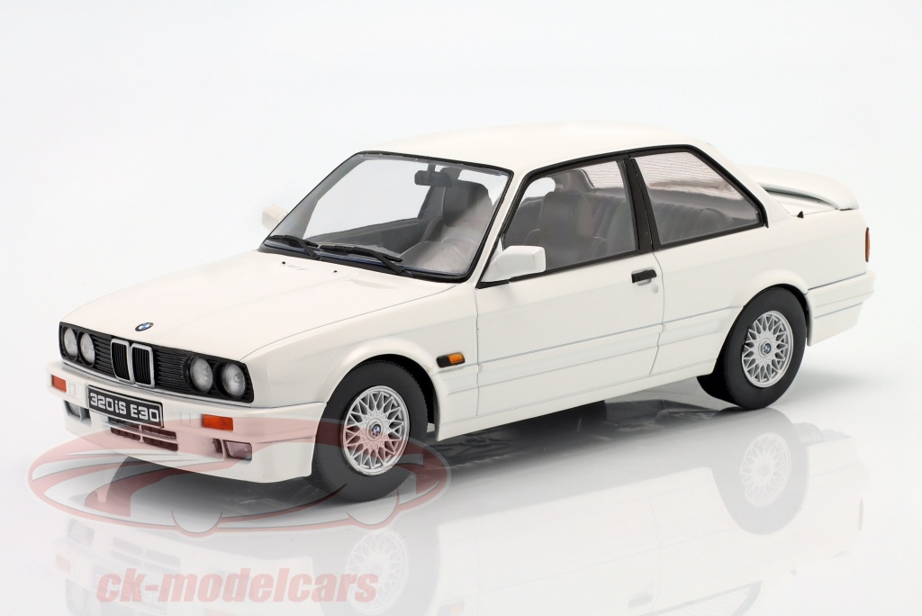 KK-Scale 1:18 BMW 320iS E30 Italo M3 Byggeår 1989 hvid KKDC180882 