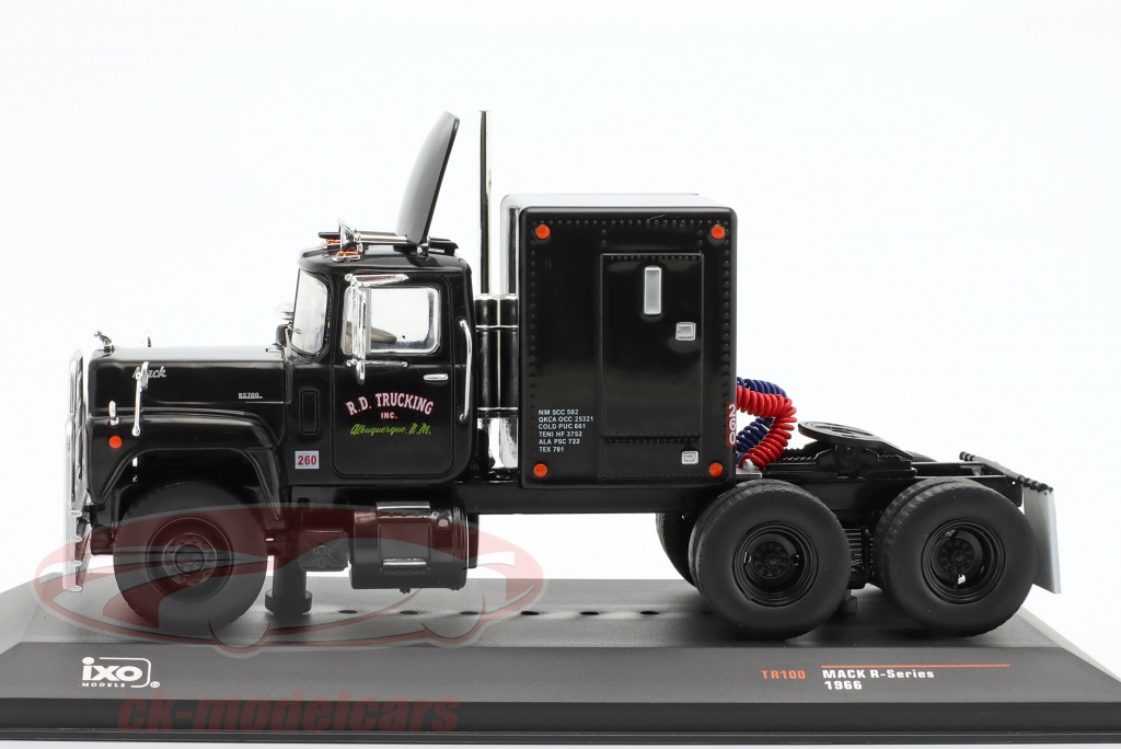 Mack serie r année 1966 noir 1:43 Ixo tr100 camion tracteur