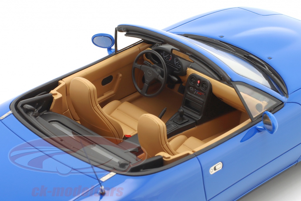 Ottomobile 1:18 Mazda MX-5 roadster Byggeår 1990 blå OT934 model