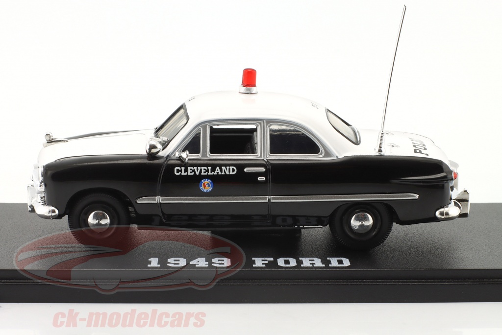 Greenlight 1:43 Ford year 1949 Cleveland police black / white